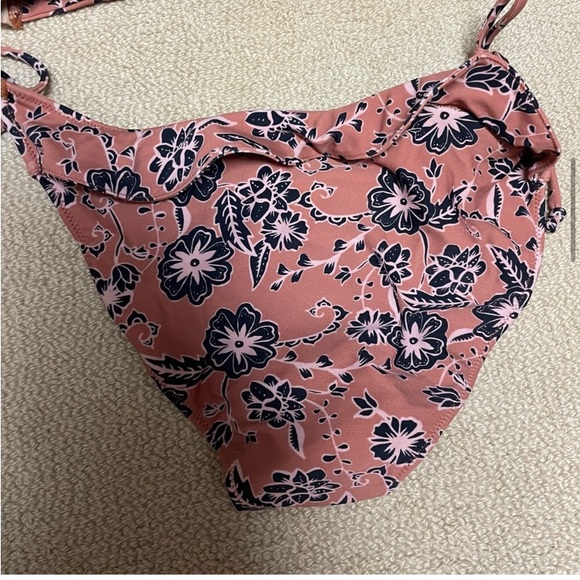 For love of lemons swim suit, size small - Picture 7 of 10